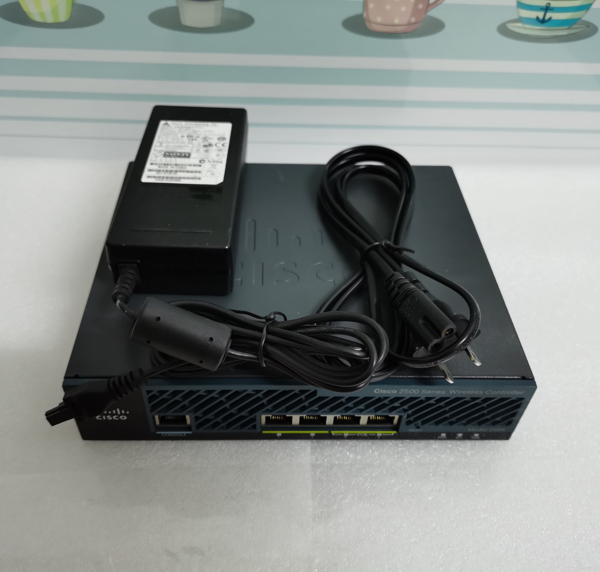  Cisco AIR-CT2504-5-K9 Front View
